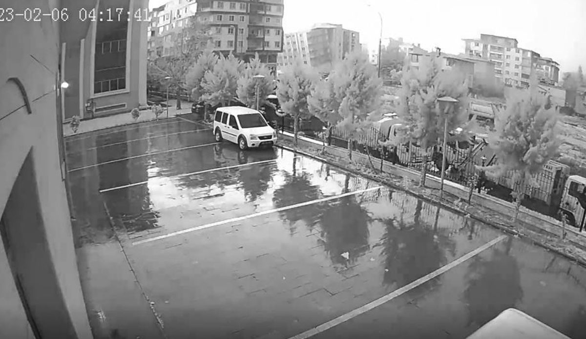 Depremin yeni görüntüleri tüyler ürpertti: Gece gündüze döndü