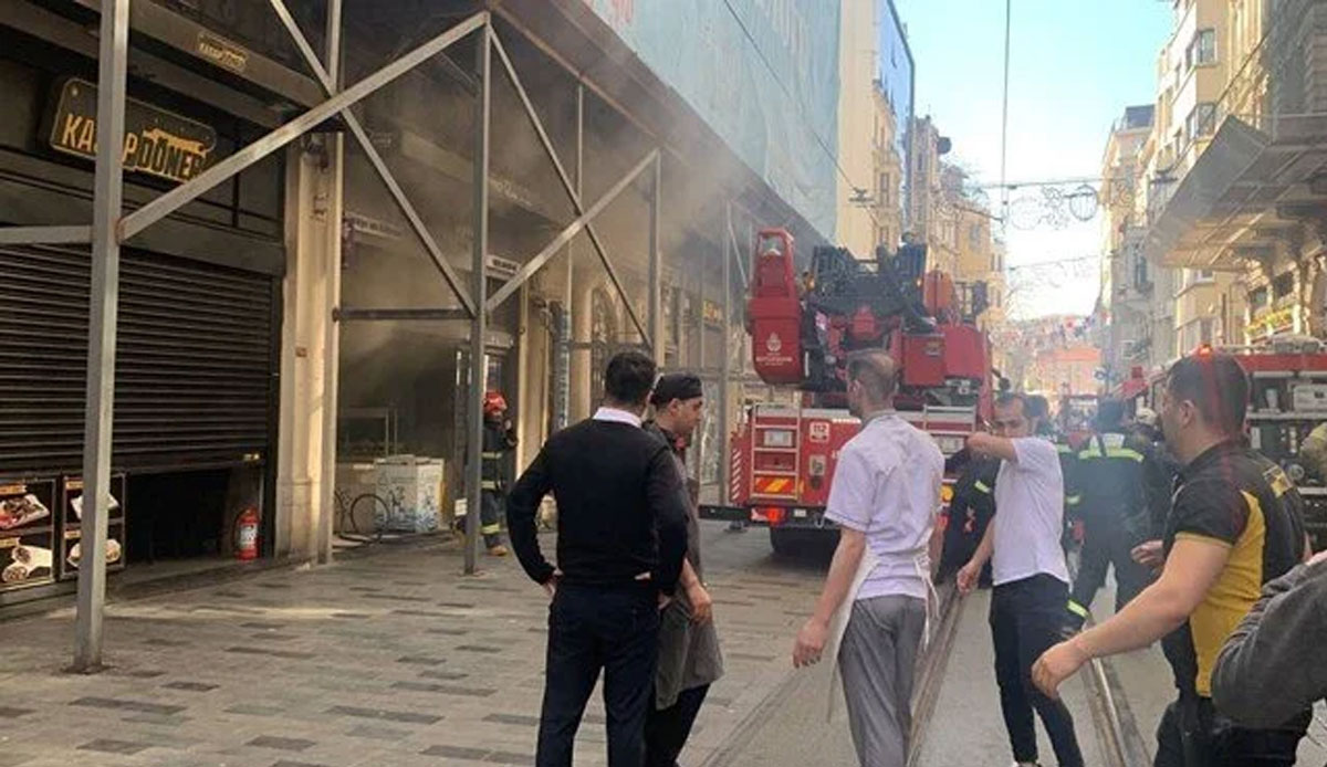 İstiklal Caddesi'nde yangın paniği