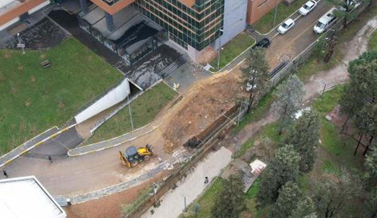 Kadıköy'de panik anlar! Marmara Üniversitesi'nin yerleşkesinde 1 işçi göçük altında kaldı