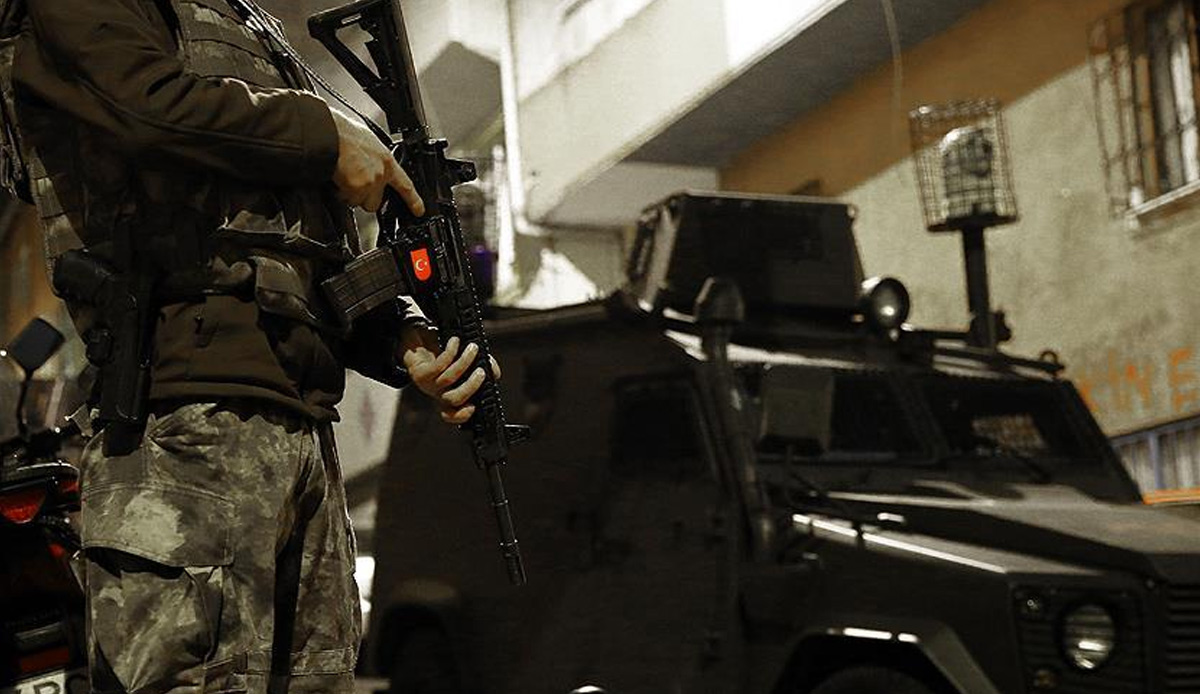 Deprem bölgesindeki hırsızlarına operasyon