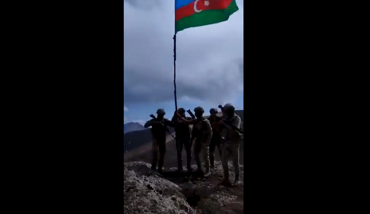 Sarıbaba-İmamkulular'da Azerbaycan bayrağı böyle dalgalandı