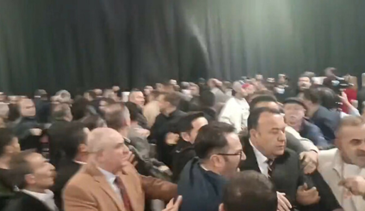 İYİ Parti'de yumruklar havada uçuştu! Seçimler iptal edildi!