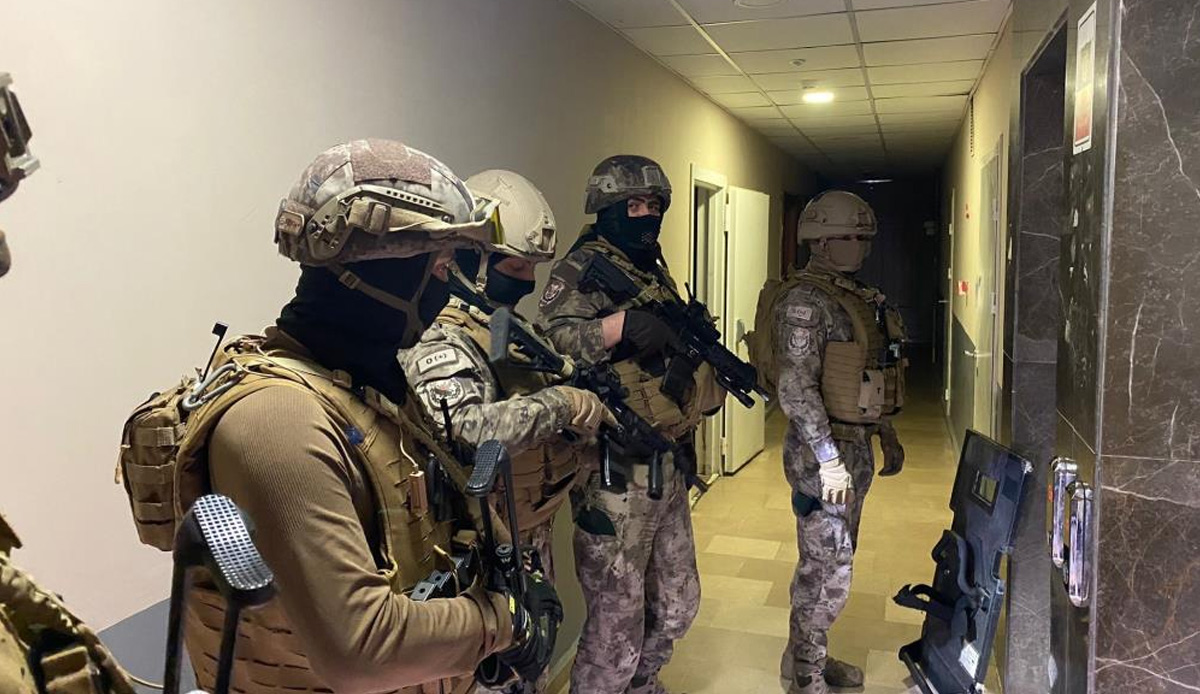 İstanbul merkezli 18 ilde siber dolandırıcılık operasyonu