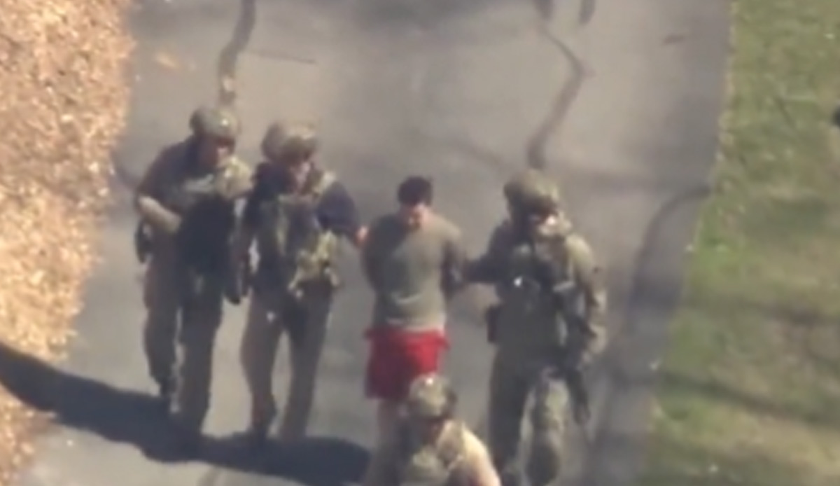 Pentagon muhbiri gözaltında: Operasyon görüntüleri ortaya çıktı