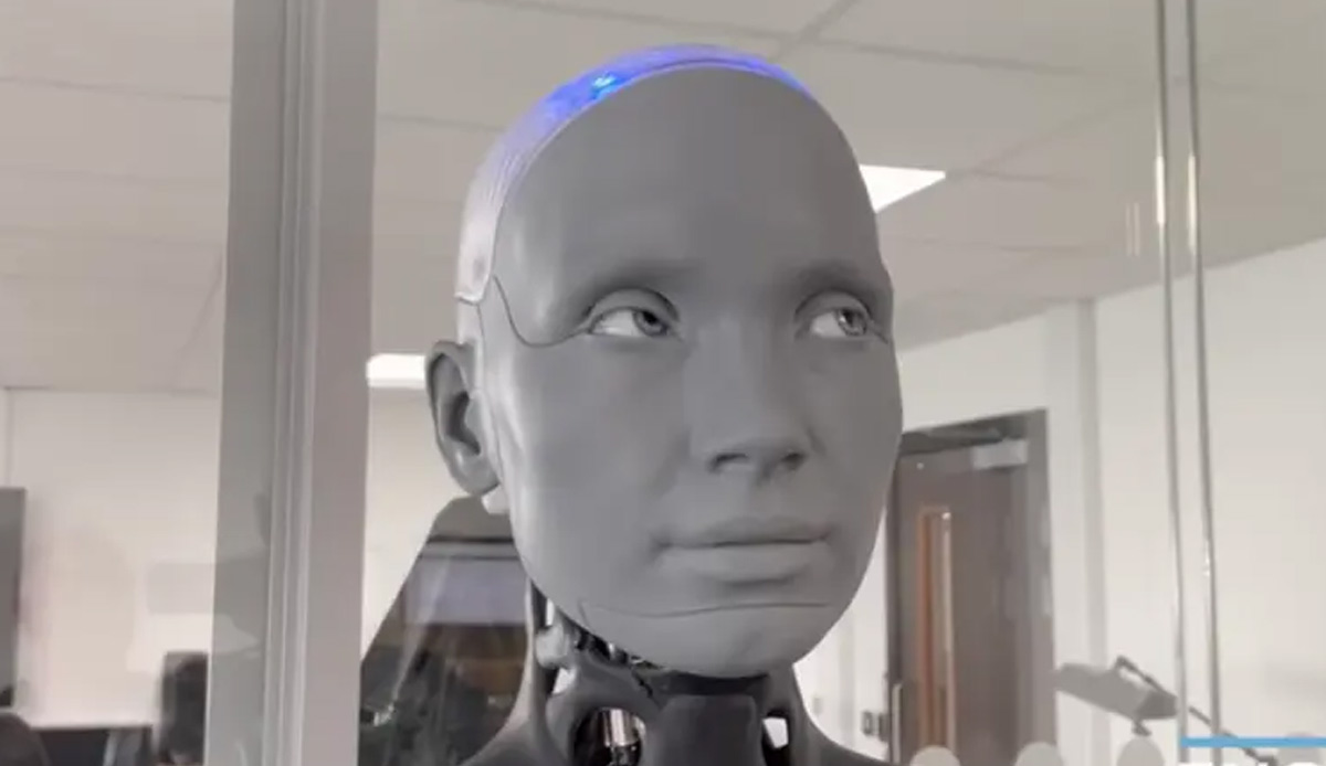 Dünyanın en gelişmiş insansı robotu Ameca'dan tüyler ürperten video