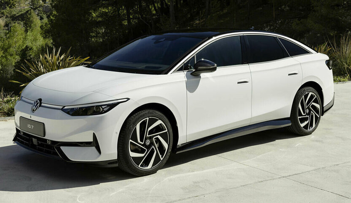 'Aşiret paket' gitti, yenisi geldi... Passat’ı unutun: Volkswagen tamamen elektrikli ID.7’yi tanıttı