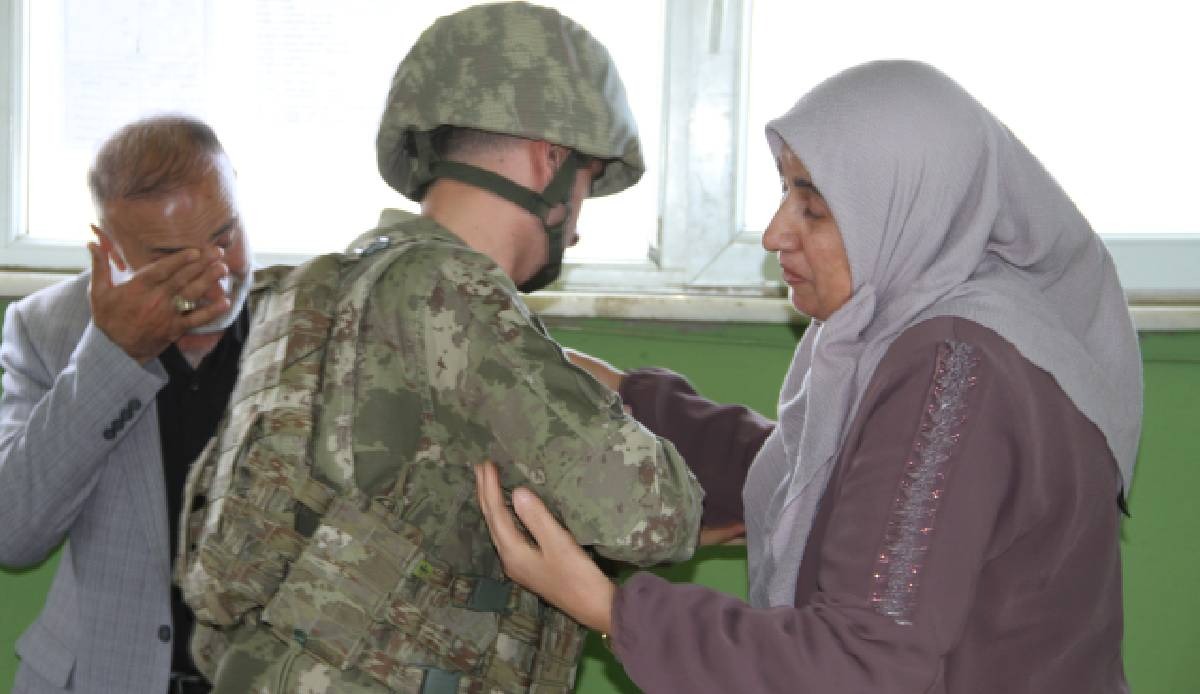 Mehmetçik'e duygulandıran bayram sürprizi