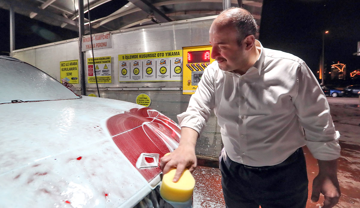 Bakan Varank'tan bayram temizliği