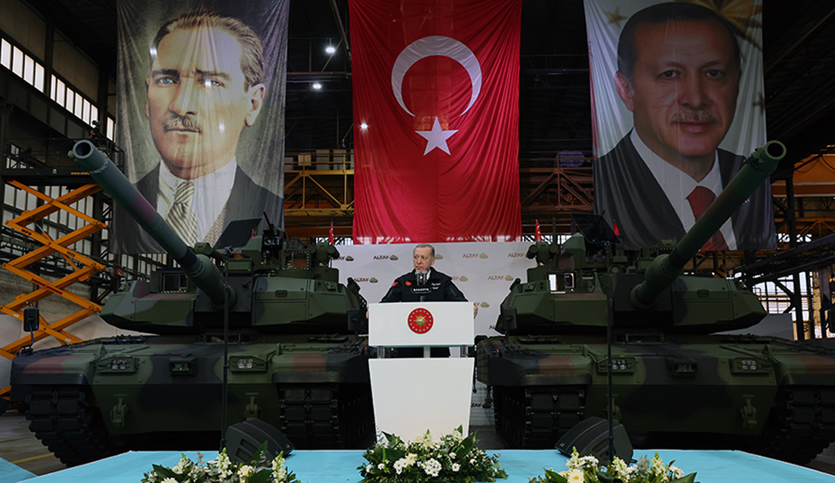 Cumhurbaşkanı Erdoğan, Altay Tankı’nın teslim törenine katıldı