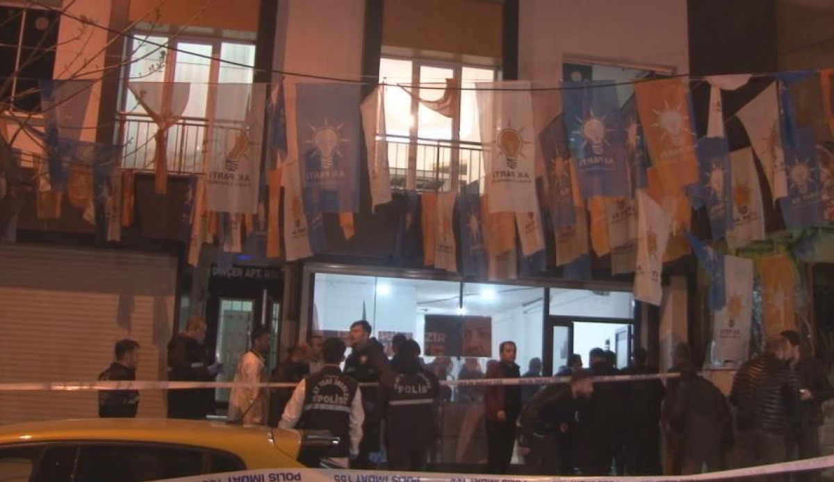 AK Parti Seçim İrtibat Bürosu önünde yapılan silahlı saldırı girişimine ilişkin 2 kişi yakalandı