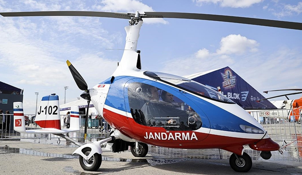 Jandarma filosuna katılan 'Cayrokopter'in lk işi TEKNOFEST'te halkla buluşmak oldu