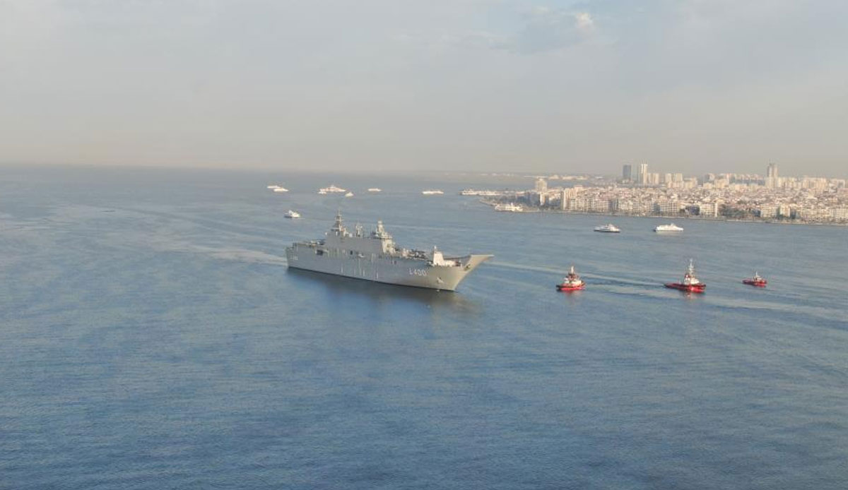 Türkiye’nin en büyük savaş gemisi TCG Anadolu İzmir’de