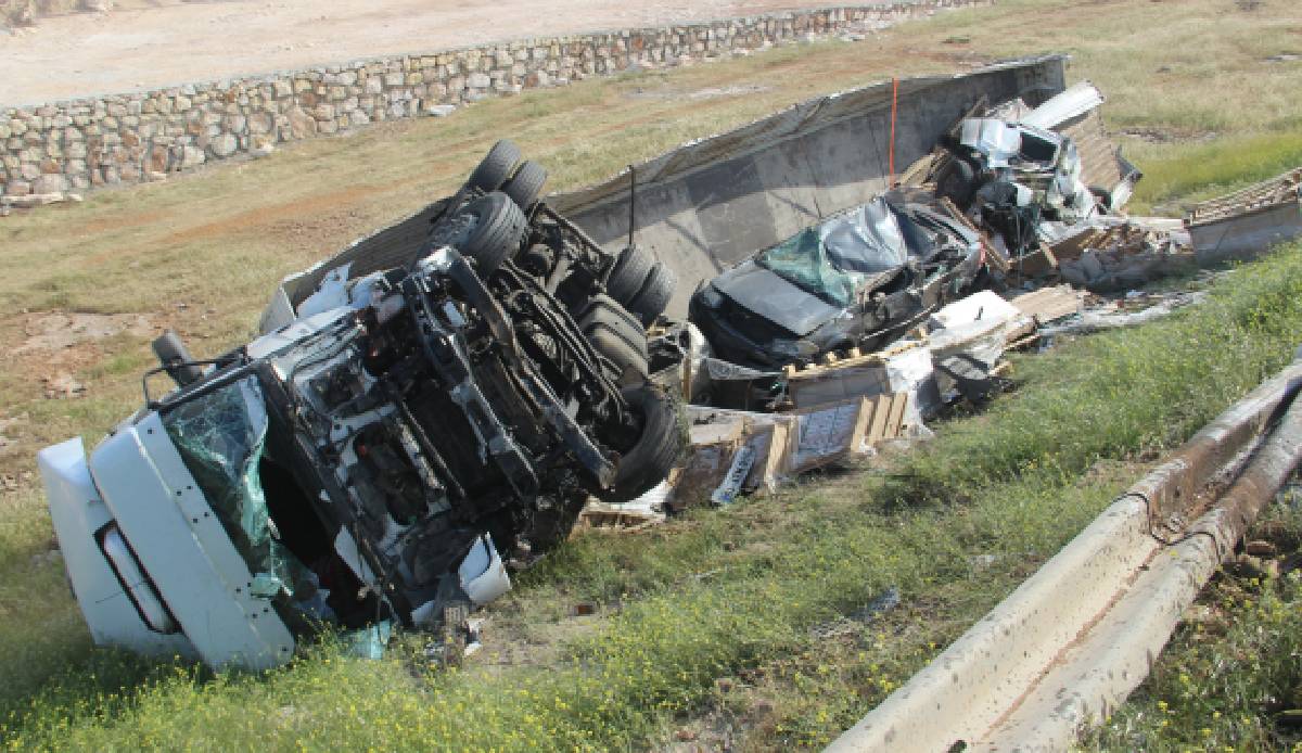 Şanlıurfa'da korkunç kaza: 6 kişi hayatını kaybetti