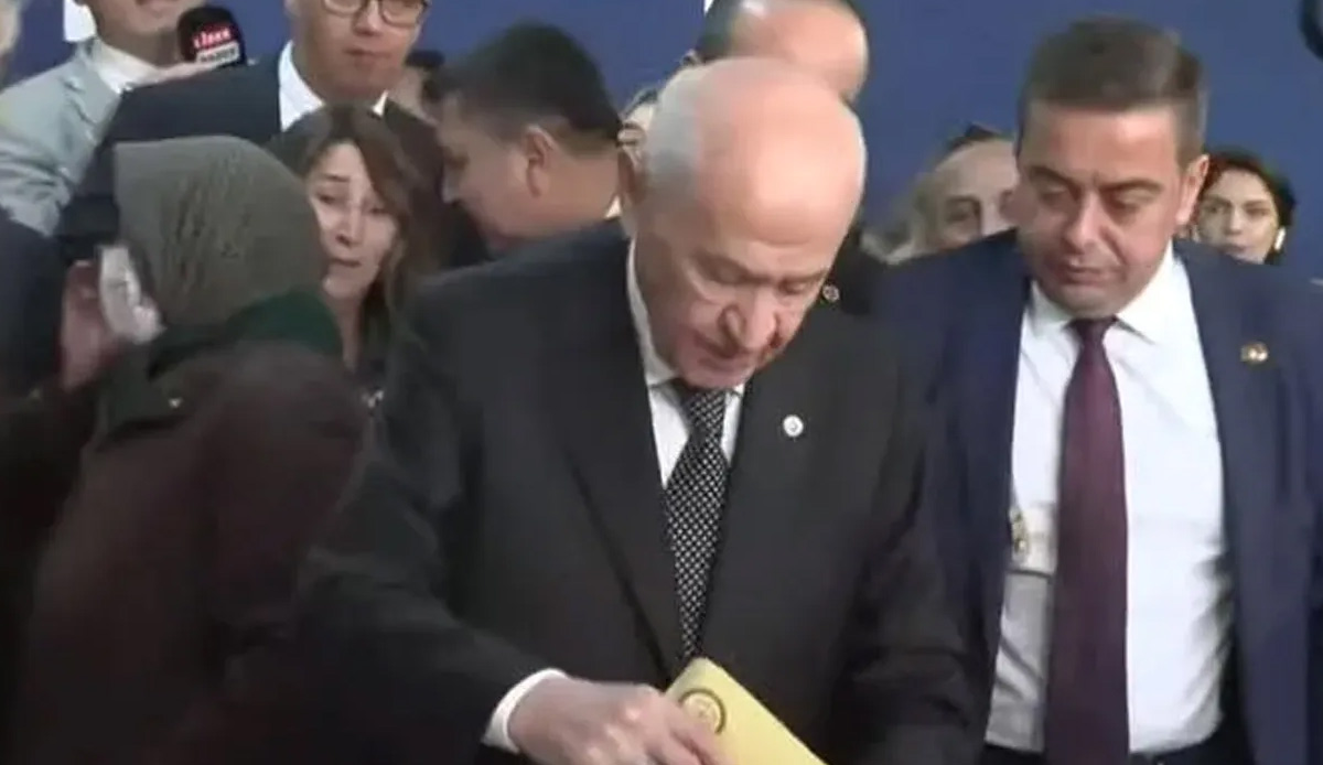 MHP lideri Devlet Bahçeli oyunu kullandı