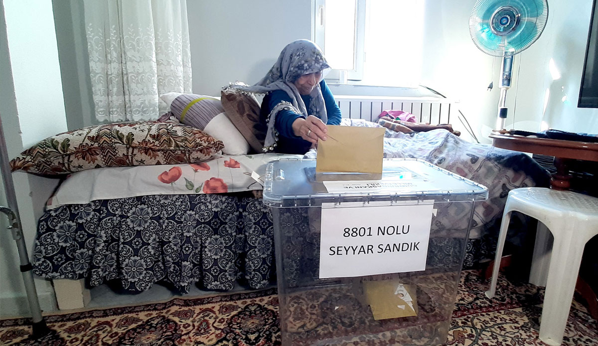 Sandığa gidemeyenlerin için seyyar sandık uygulaması