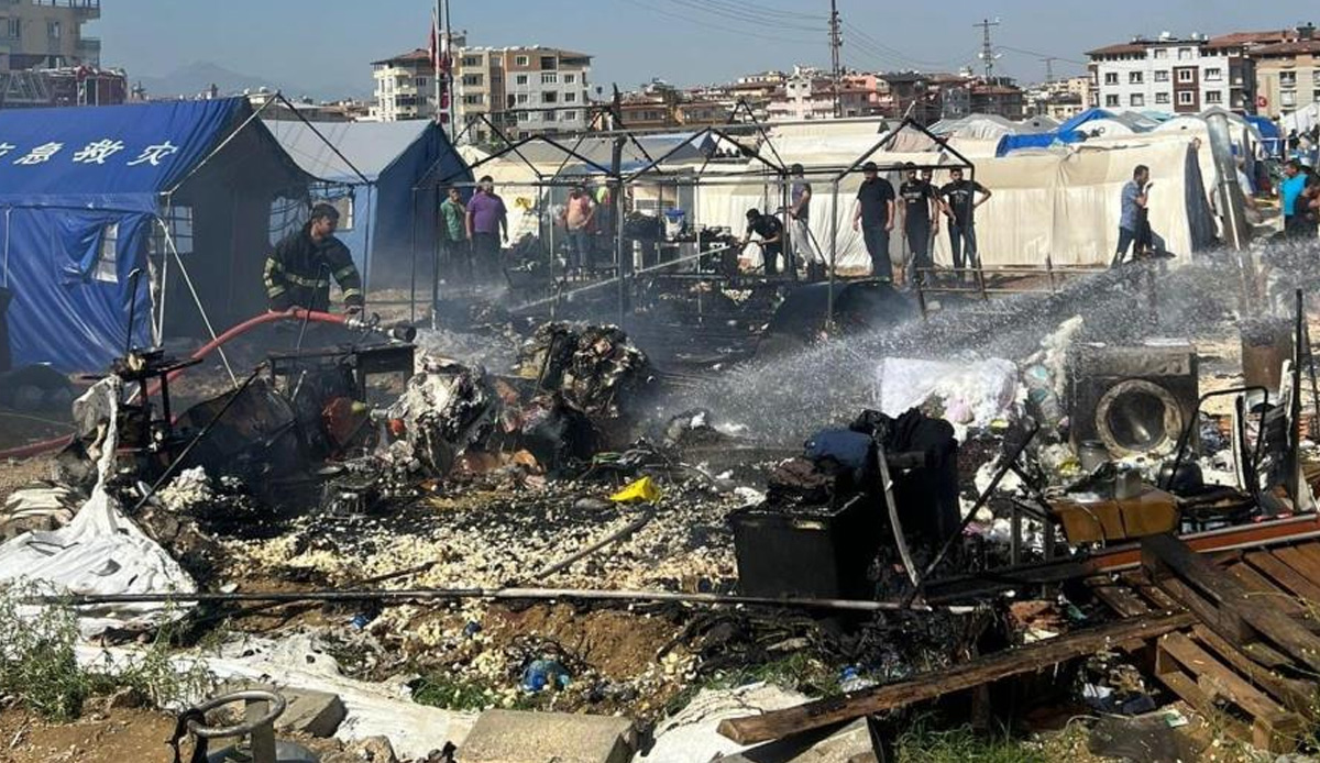 Hatay'da çadır kentte yangın! Çadırlar kullanılmaz hale geldi