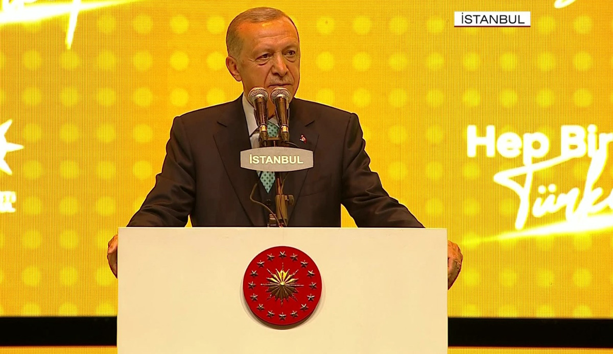 Erdoğan'dan 'Rehavet' uyarısı: Zafer sarhoşluğuyla yola devam edemeyiz