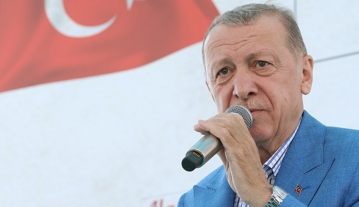 Cumhurbaşkanı Erdoğan'dan CHP'ye sert eleştiri: Millete hiç tepeden bakmadık