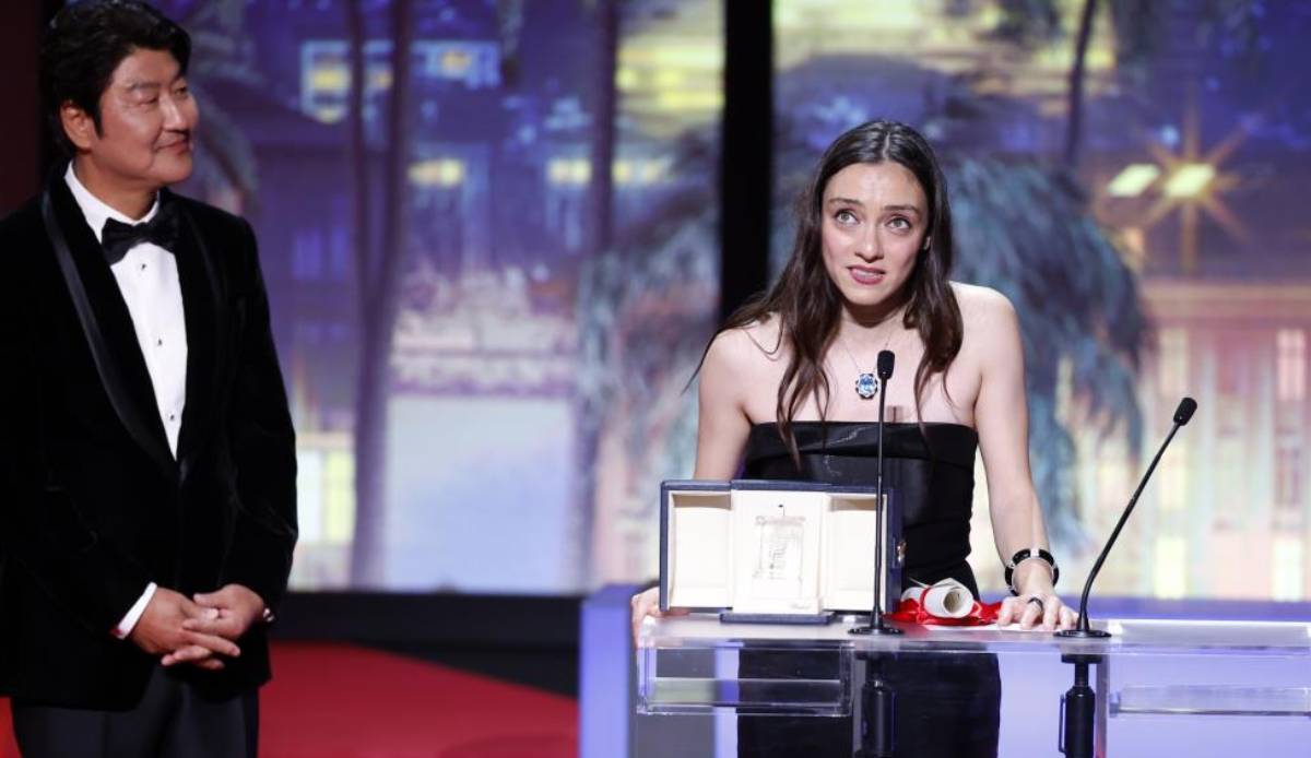 Cannes'ta ödül kazanan Merve Dizdar şaşkınlığını gizleyemedi