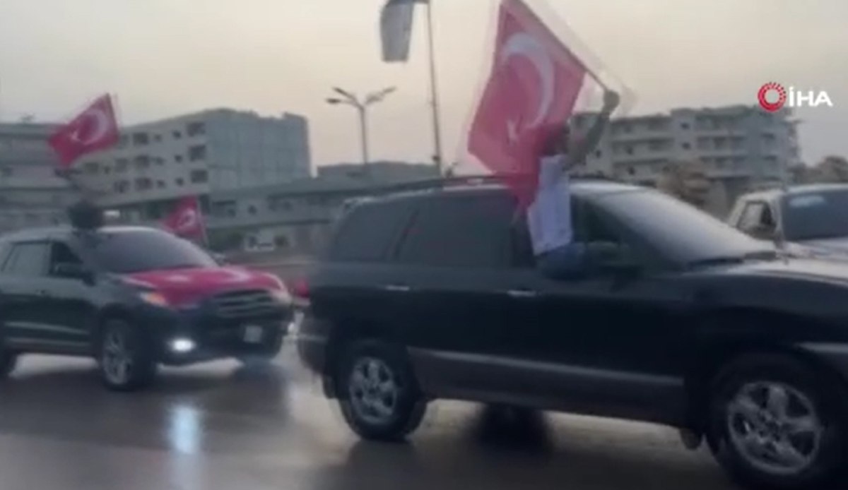 Erdoğan kazandı, Azez'de halk sokağa taştı