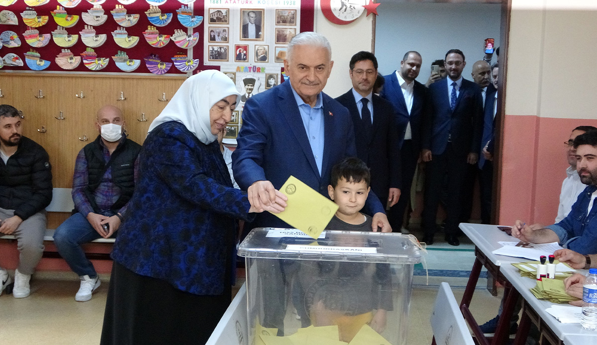 Binali Yıldırım: Ne oldu hanım, karar veremedin mi?