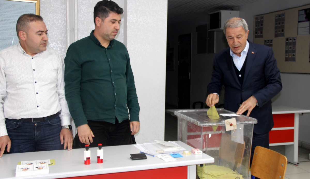Milli Savunma Bakanı Akar’dan ilk değerlendirme: Söz sırası milletimizde