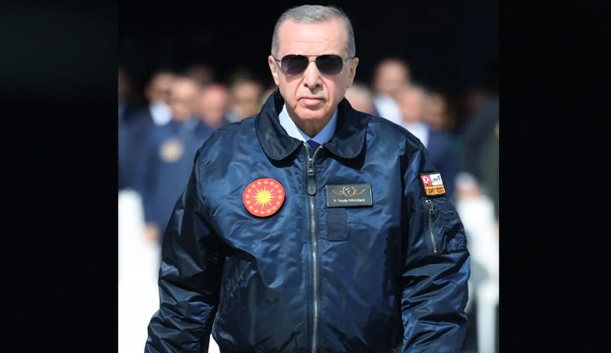Cumhurbaşkanı Erdoğan'ın fotoğrafı 15 Temmuz Köprüsü'nde
