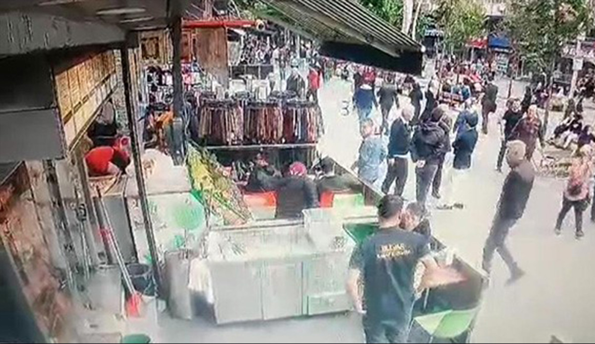 Sokak ortasında cinayet! Husumetlisini ayağına çağırıp üzerine kurşun yağdırdı