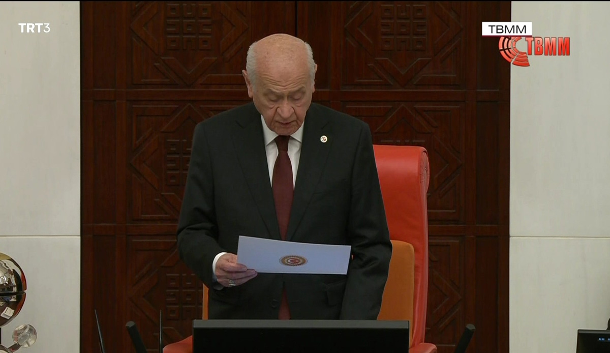 MHP Lideri Bahçeli TBMM yeni dönem açılışında frak giymedi, ilk yemini etti