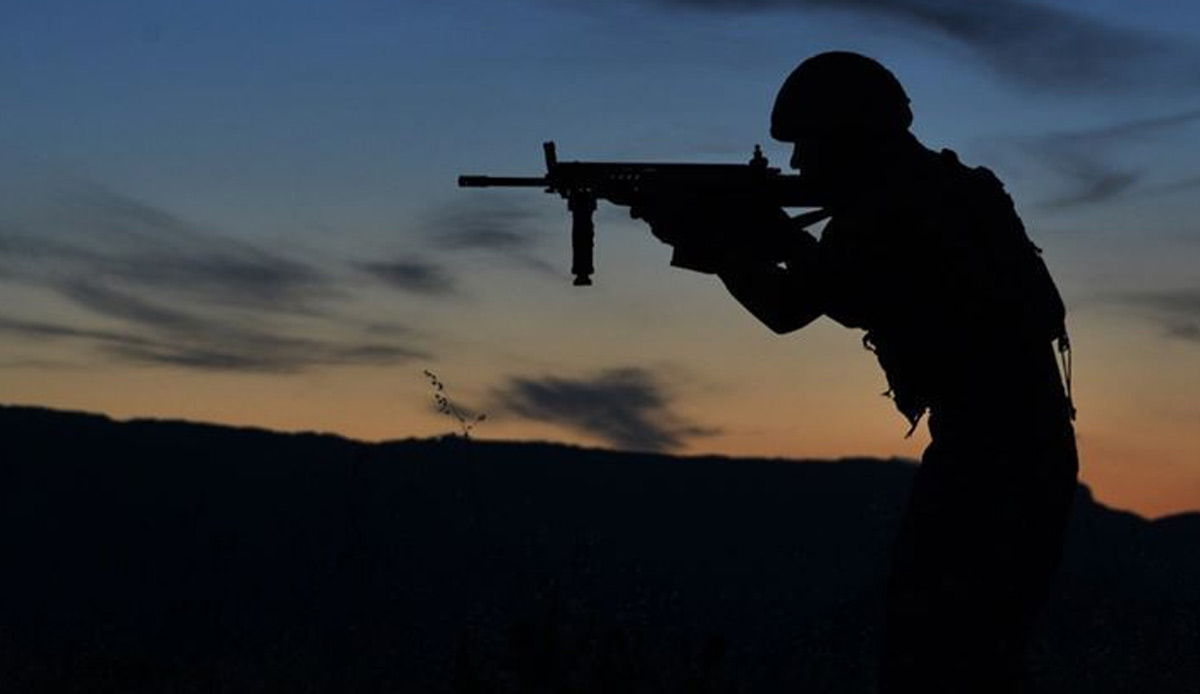 Irak'ın kuzeyinde 1'i terörist 2 terörist teslim oldu