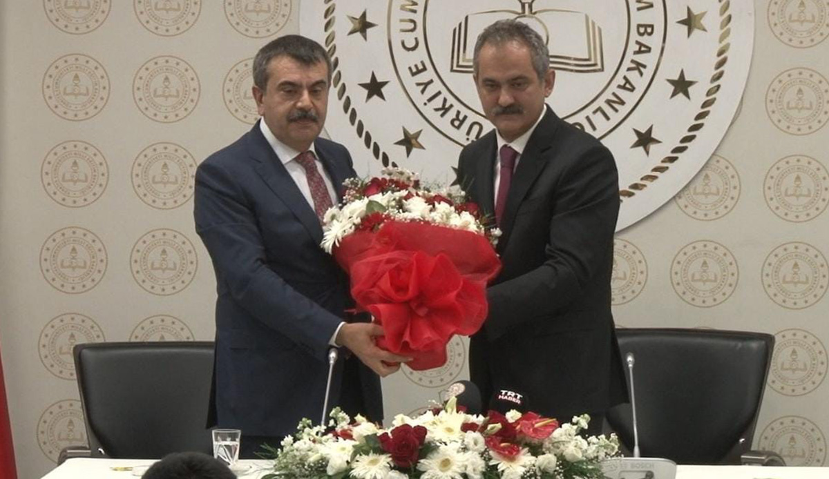 Milli Eğitim Bakanı Yusuf Tekin, görevi Özer'den devraldı