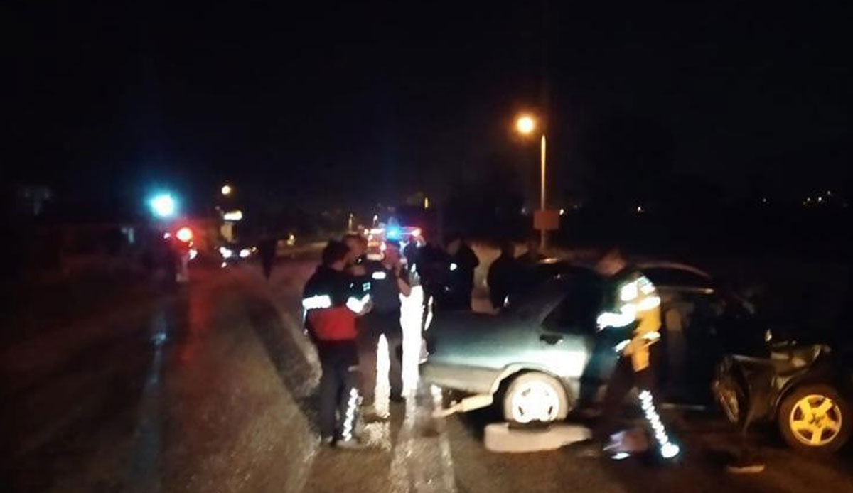 Burdur'da iki araç çarpıştı: 5 yaralı