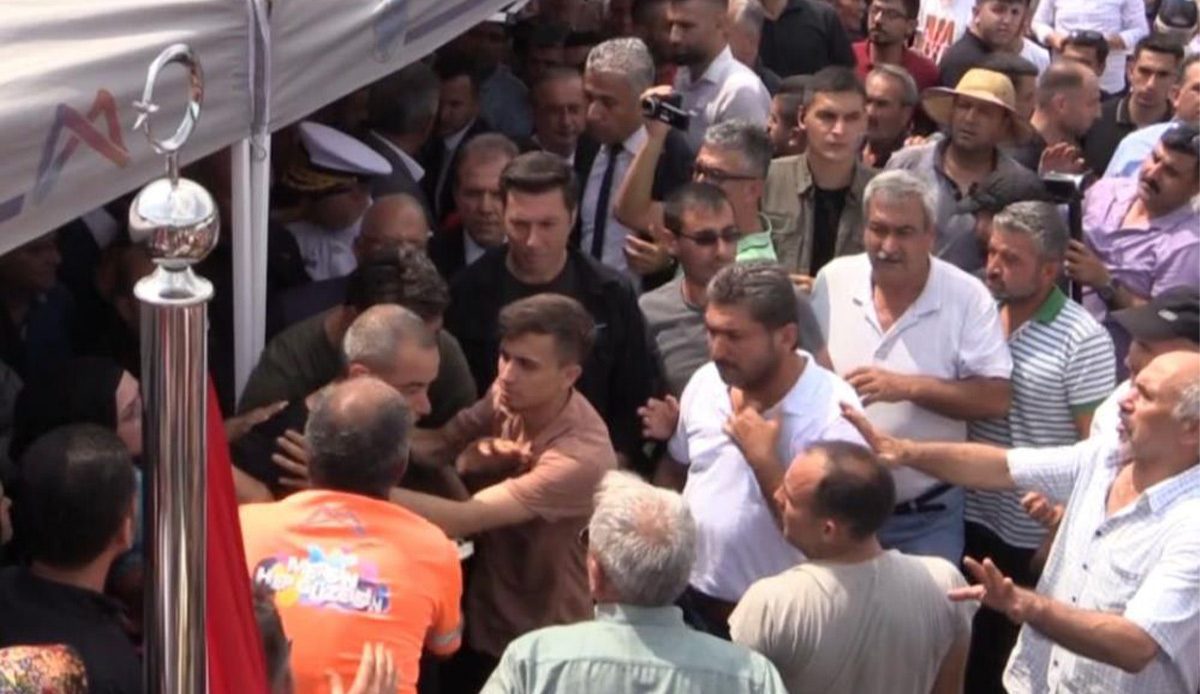 CHP'li vekil şehit cenazesinde gerginlik çıkardı
