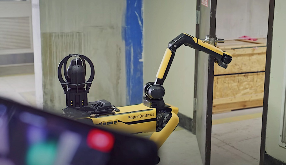 Boston Dynamics'in robot köpeği Spot bir şeyi daha öğrendi: İşte ağızları açık bırakan video