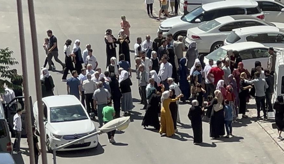 Çocuk kavgası gelin ve damadın en mutlu gününü zehir etti! Büyükler dahil olunca düğün iptal oldu