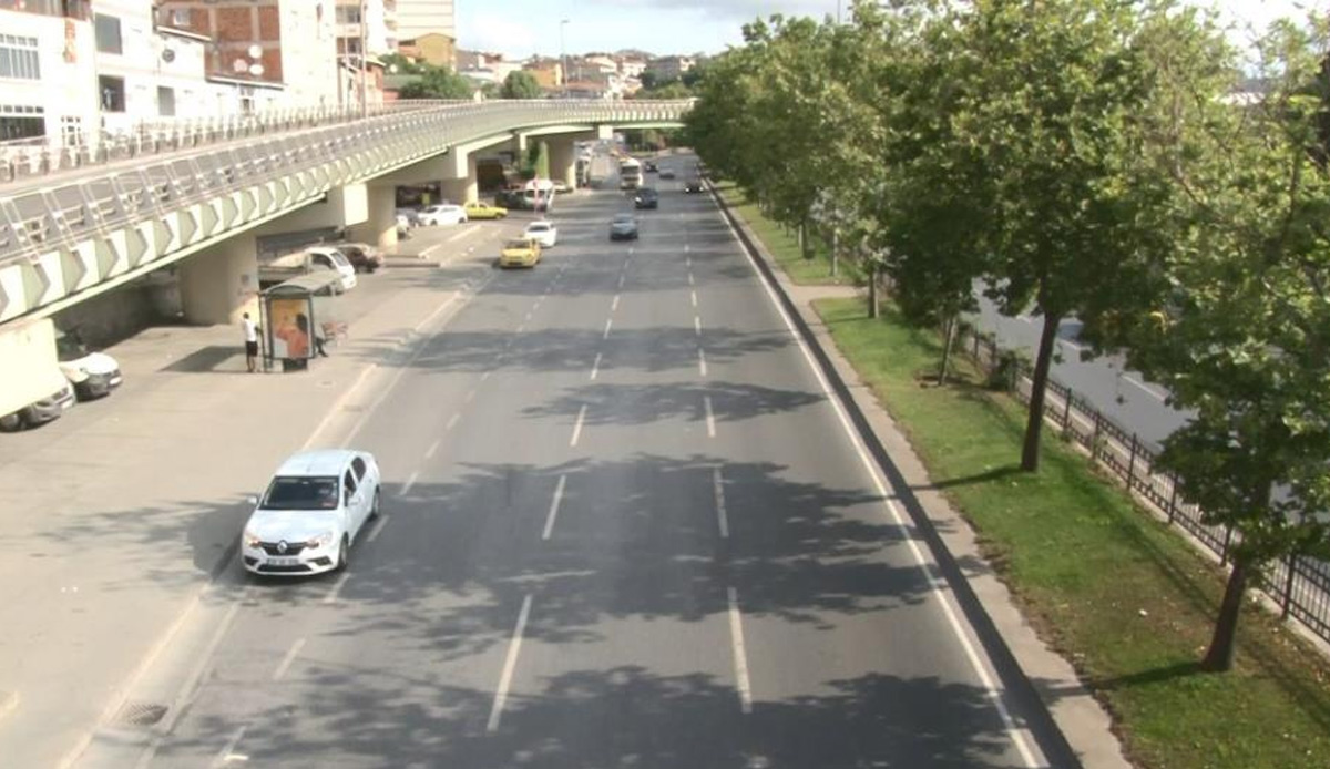 Megakentte alışılmadık manzara: Yollar bomboş kaldı, trafik yoğunluğu yüzde 9 ölçüldü
