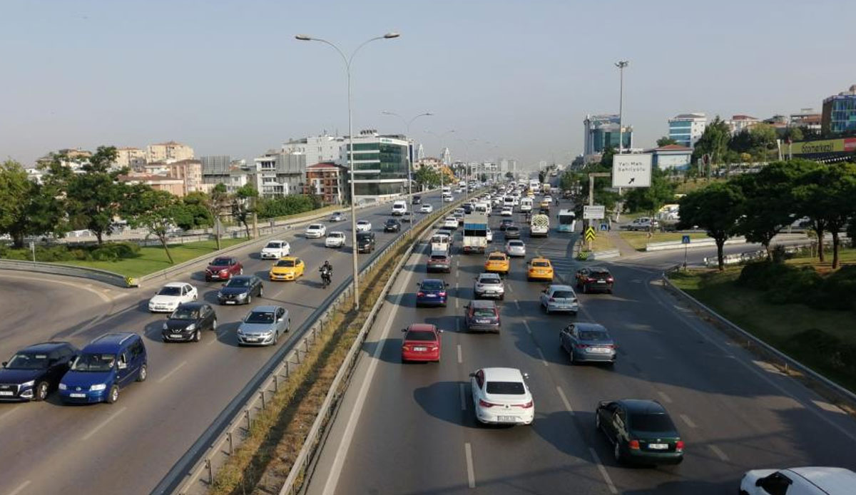 Tatili dönüşü sonra İstanbul trafiğinde yoğunluk yaşanıyor