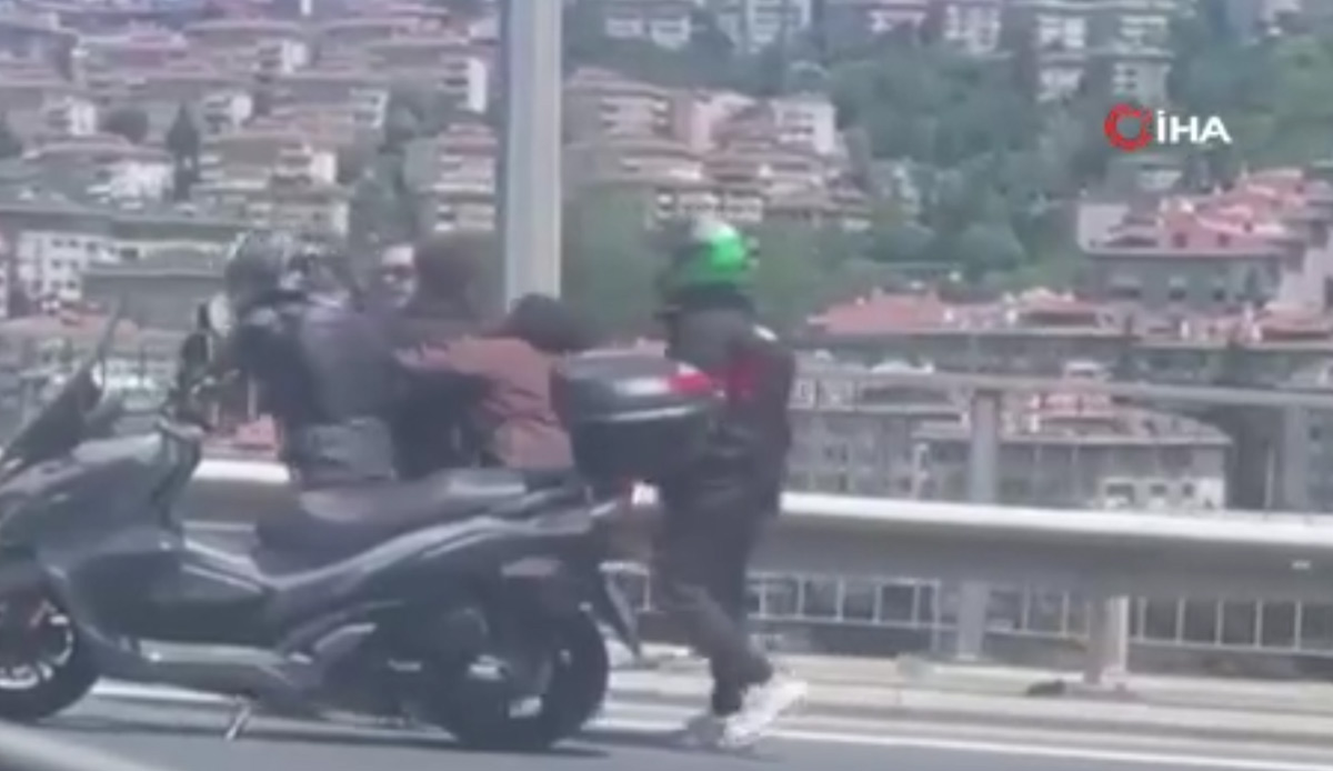 15 Temmuz Şehitler Köprüsü çıkışında silahlı kavga! O anlar kamerada