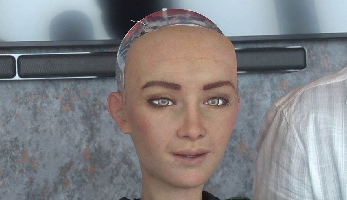 İnsana en çok benzeyen robot Sophia, Çamlıca Kulesi’nde yayın yapacak