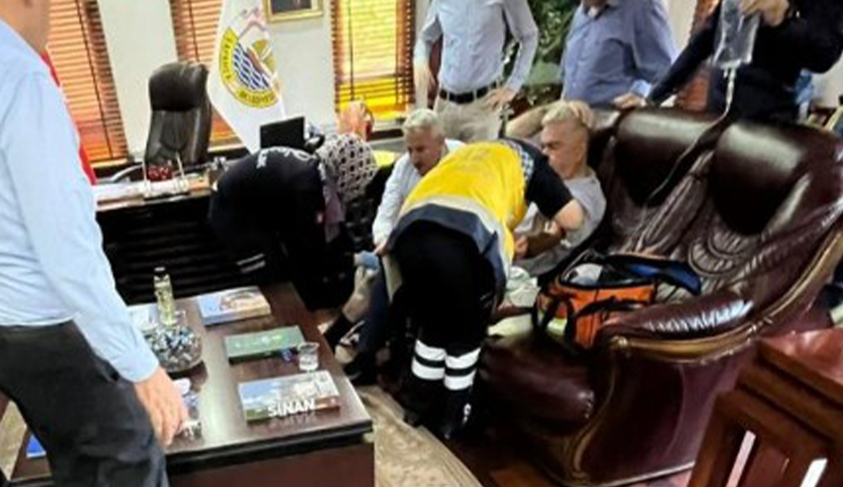 Belediye Başkanının makam odasında silahla saldırı! Toplantı sırasında vuruldu
