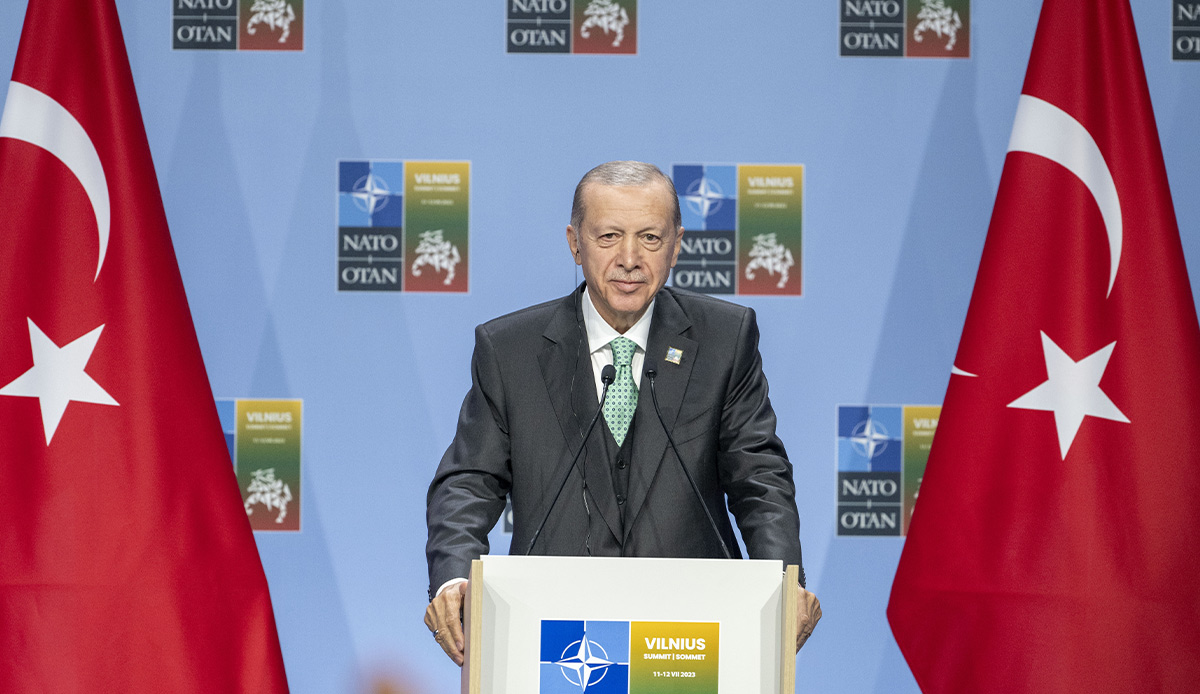 Erdoğan’dan gazeteciye ‘Avrupa Birliği’ cevabı: Ağzın bal yesin!