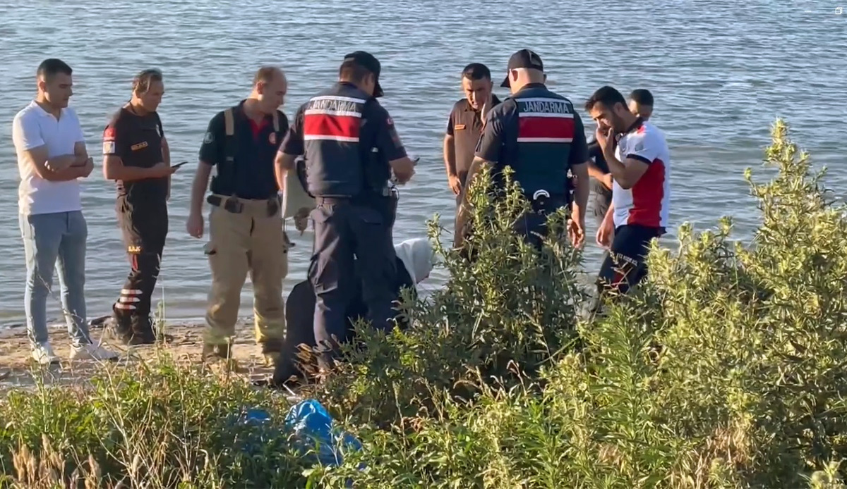 Bir annenin en acı anı! 3 çocuğu gözünün önünde boğuldu