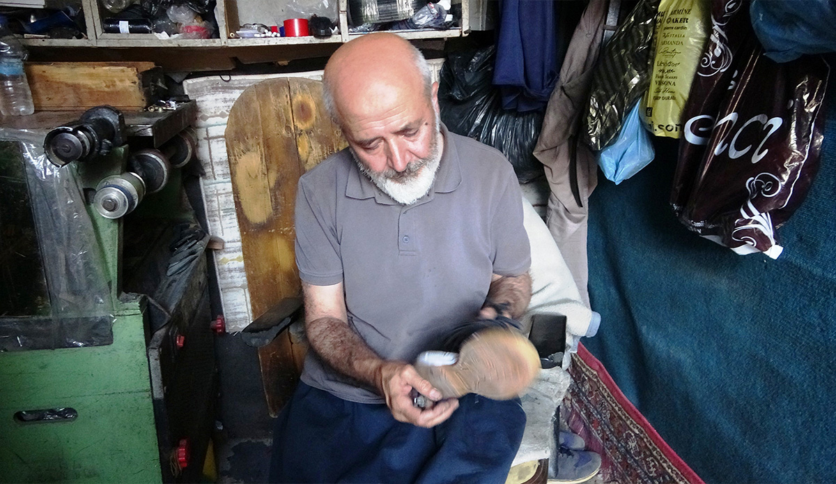 5 metrekarelik dükkana neredeyse yarım asır sığdırdı: 6 çocuk büyüttü