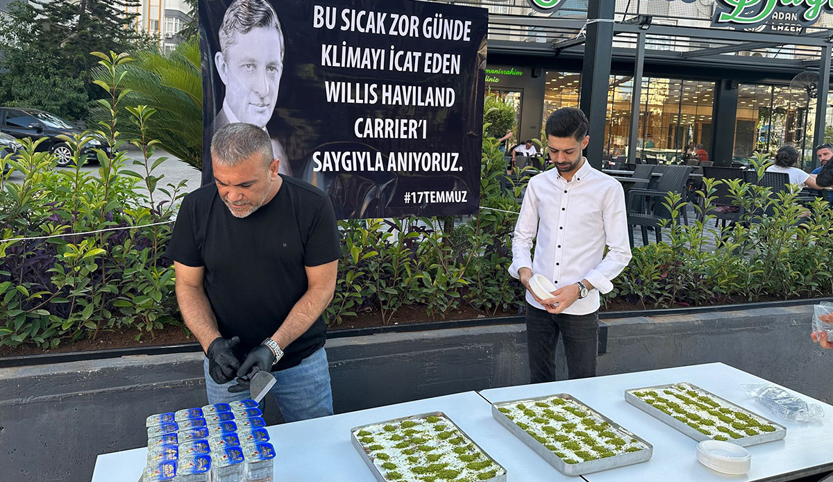 Adana'da klimayı bulan ABD'li mühendisin anısına tatlı dağıttılar
