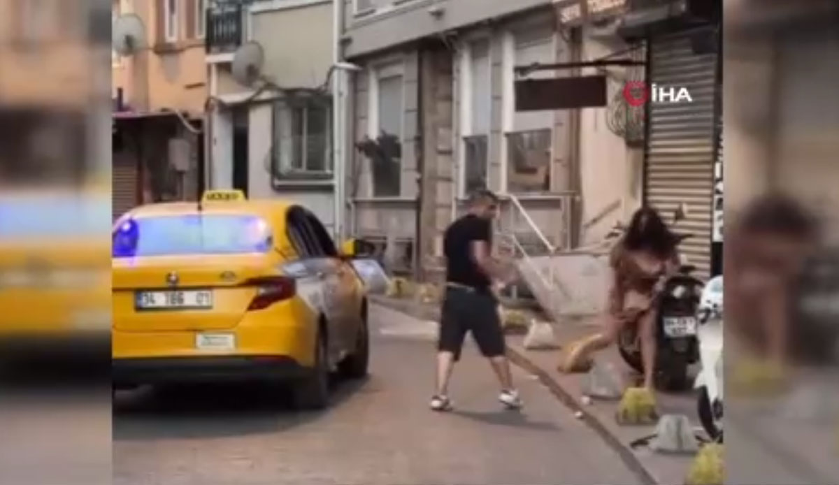 Beyoğlu'nda dehşet anları kameraya yansıdı: Kadın turisti darp eden taksici yakalandı