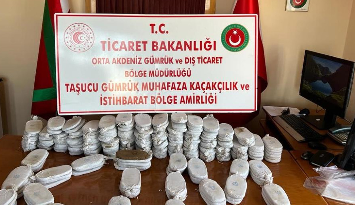 Tespit edilen iki araçta toplam 75 kilogram esrar ele geçirildi