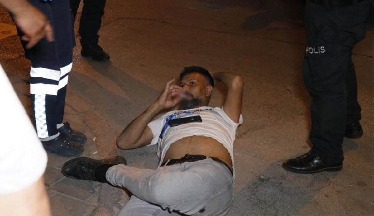 Silahlı saldırıya uğradı, yakını gözyaşlarına boğuldu, onun yerde yatarken yaptığı hareket "yok artık" dedirtti