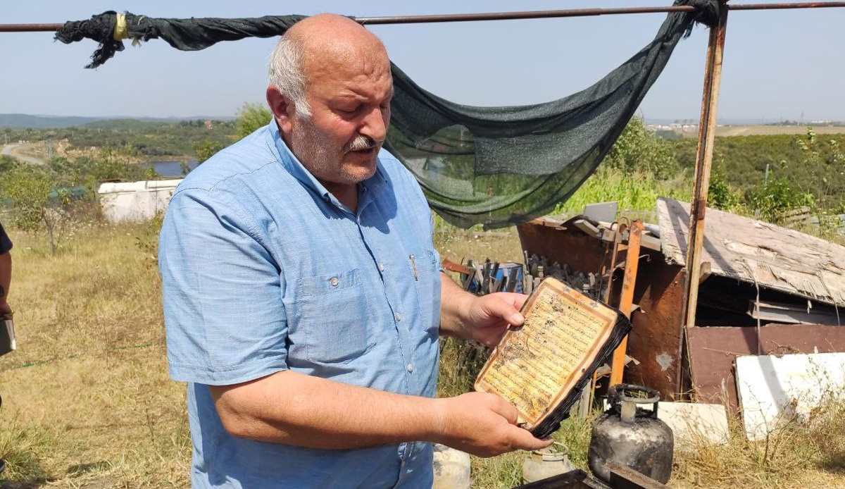 Evi küle döndü, her şey yandı, geriye bir tek Kur'an-ı Kerim kaldı