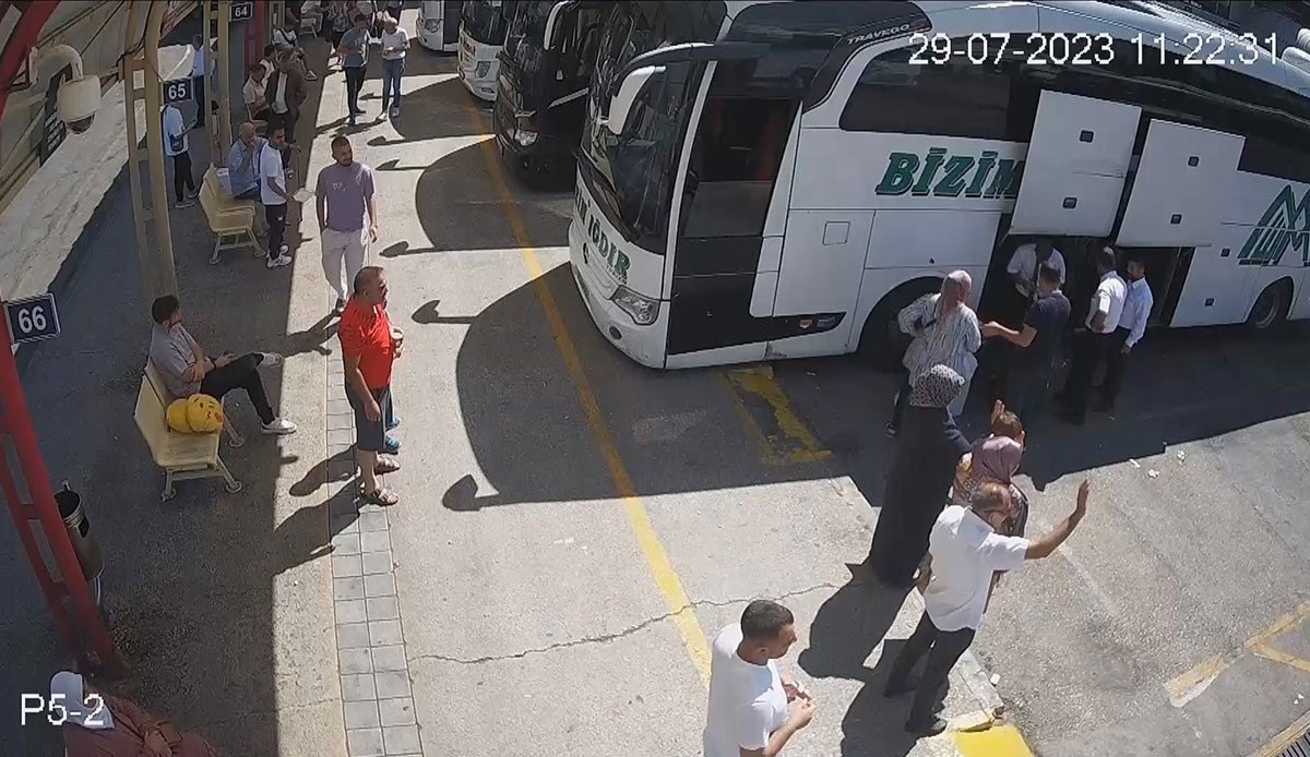 Kars'ta şarampole uçan otobüs yolcularının son görüntüleri yürek sızlattı