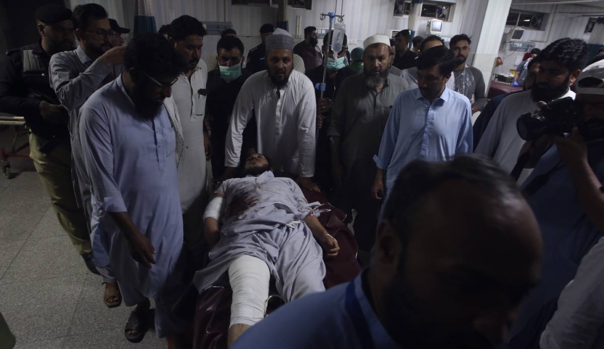Pakistan’da 42 kişinin öldüpü patlama intihar saldırısı çıktı!